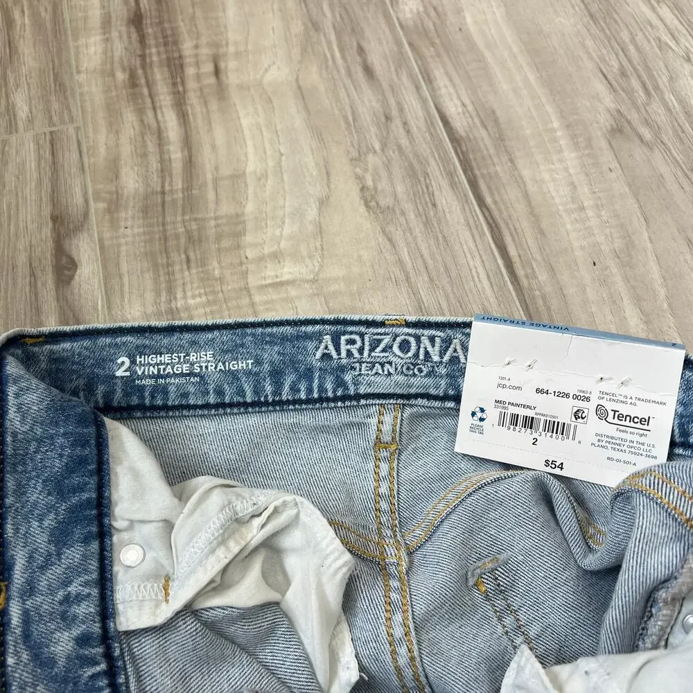 Arizona Women's Highest Rise Vintage Straight Leg Jean Size 2